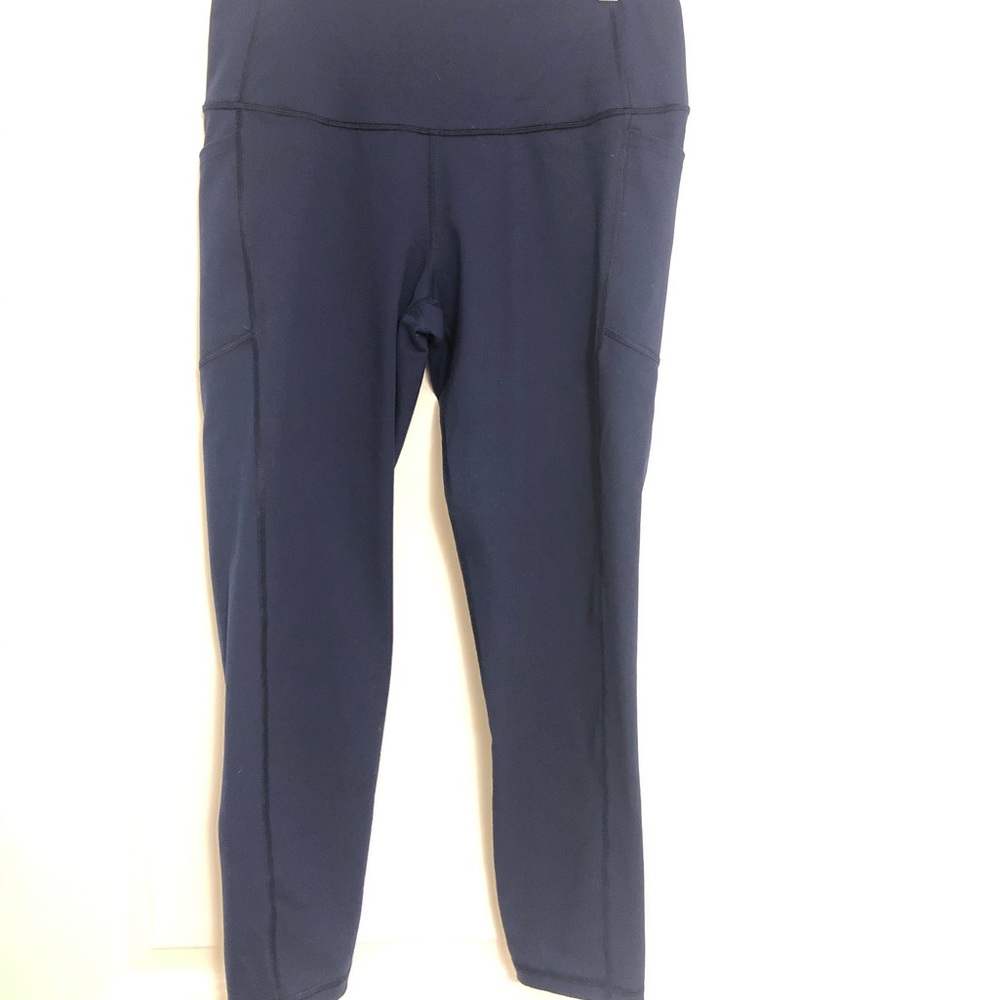 L Navy Victoria’s Secret Cropped Knock Out Legging